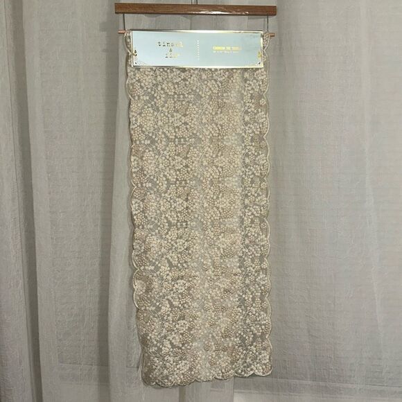 tinsel & fir Ivory Gold Embroidered Floral Winter Branches Lace Table Runner - Picture 5 of 11